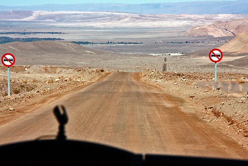 chile road trip landscape sand paisagem downhill estrada atacama barro passeio sanpedrodeatacama descendo