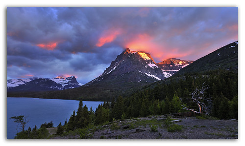 sunrise montana glaciernationalpark stmarylake risingsun gloriouslight carlosmolina 1424mmf28 nikond3x carlosmolinaphotography