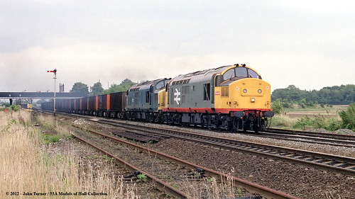 train diesel railway britishrail freighttrain northlincolnshire class37 37225 37377 ulceby brocklesbyjunction