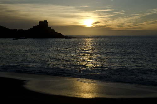 sunset sea italy sun beach italia tramonto mare sole calabria spiaggia sannicolaarcella torresaracena baiaazzurra nikond7000 torrecrawford