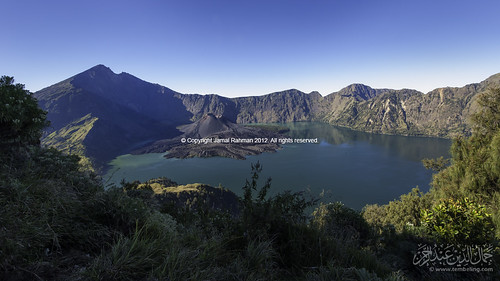 lake volcano crater lombok rinjani senaru sembalun