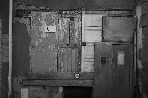 doors door porte sooc blackwhite france montmedy bw portes noiretblanc noirblanc wandering backdoors