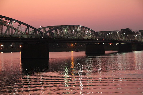 bridge sunset orange river reflex asia southeastasia unescoworldheritagesite vietnam hue perfumeriver