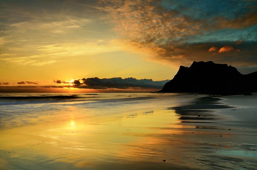 longexposure sunset sky sun reflection beach clouds lofoten nordnorge midnightsun blackcard vestvågøy uttakleiv nikkor1685dx nikond7000 lcwfaderndmkii