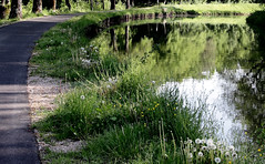 Canal de l-Est - Photo of Uzemain
