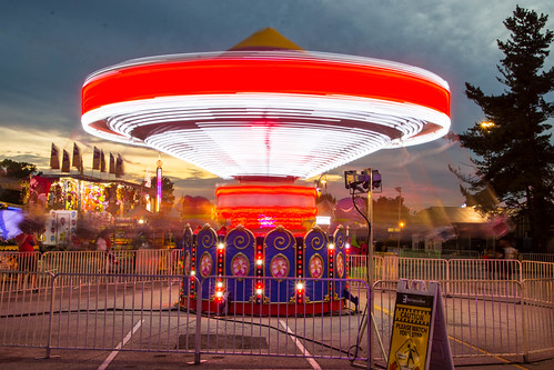kentuckystatefair kentucky amusementpark sunset dusk amusementride red louisville