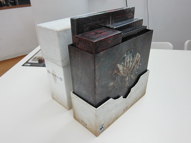 Diablo III: Collector's Edition - Box Open