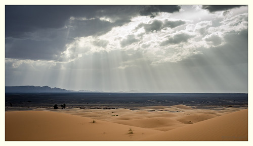 light sunset sky nature clouds landscape sand nikon dunes natuur camel morocco caravan marokko landschap nationalgeographic woestijn ergchebbi karavaan hassilabied meknèstafilalet d7000