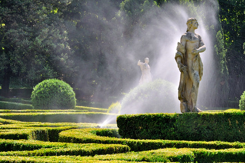 verona veneto italy water crowd villeegiardini giardino giardini gardens italiangardens italiangarden jardin