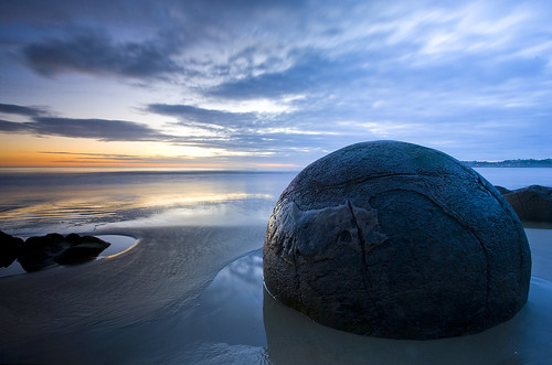 newzealand cloud beach rock sunrise boulder moeraki