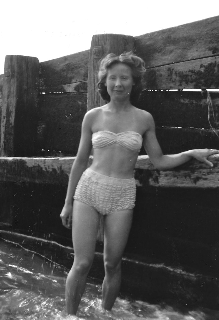 Sexy Lady 1940s Bikini A Photo On Flickriver 7710