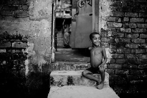 children smile poverty d700 nikon35mmf14g bangladesh chittagong hillview hometown