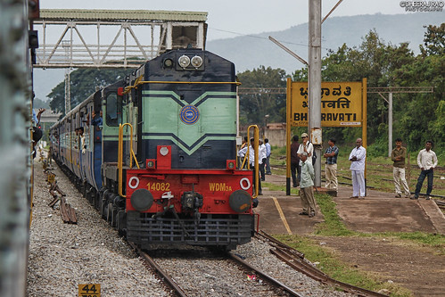 railroad station train canon railway railways alco kjm bhadravati kjmwdm3a canoneos550d