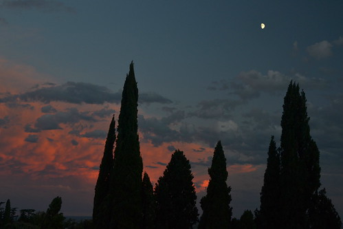 italien sunset red italy moon rot clouds mond italia tramonto nuvole sonnenuntergang wolken luna rosso cypresses asolo veneto cipressi zypressen nikond3100