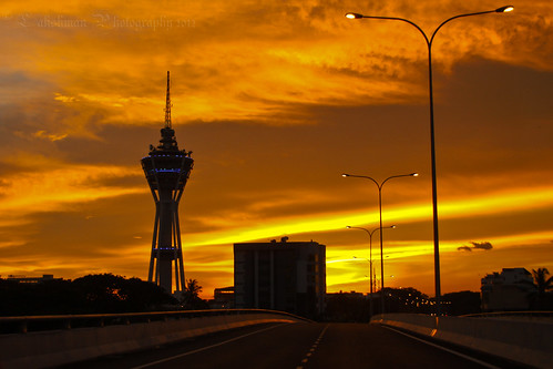 city sunset cloud canon eos scenery colours dusk malaysia tamron kedah 2012 alorsetar lakshman 50d bandaraya canoneos50d alorsetartower 18270mm tamron18270mmf3563diiivc lakshmanphotography