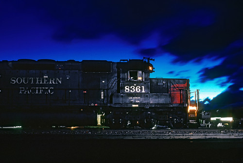 california ca railroad sunset train twilight profile stormy sp mojave southernpacific stormyclouds emd sd40t2 tehachapipass snootnose