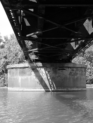 railroad bridge blackandwhite bw white black monochrome blackwhite moving texas riverside swing trinity drawbridge through draw movable truss trinityriver pontist