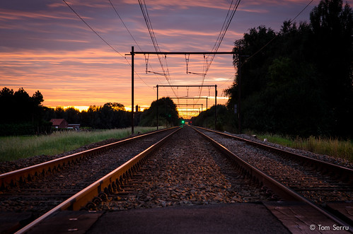 sunset train zonsondergang belgium railway trein spoor spoorweg beernem belgië