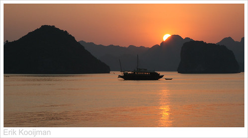 sunset sea bay junk vietnam halong jonk
