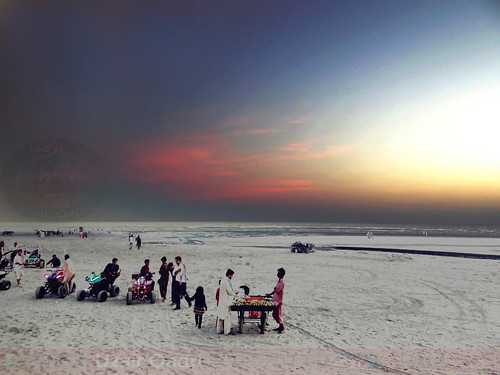 pakistan sunset beach sand candid karachi seaview beachbuggy hx200v uzairqadri uz360arts humansofkarachi