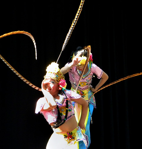 chinese dancers with feathers