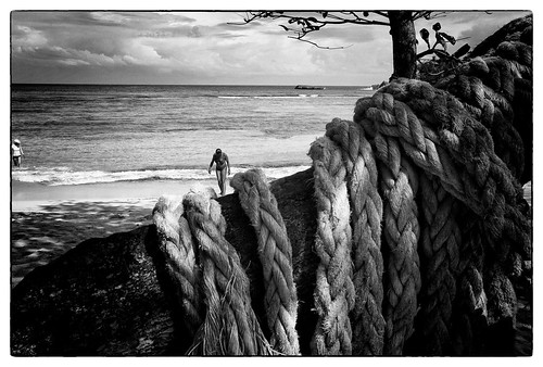 leica bw beach streetphotography rope m jamaica monochrom winnifred winnifredbeach