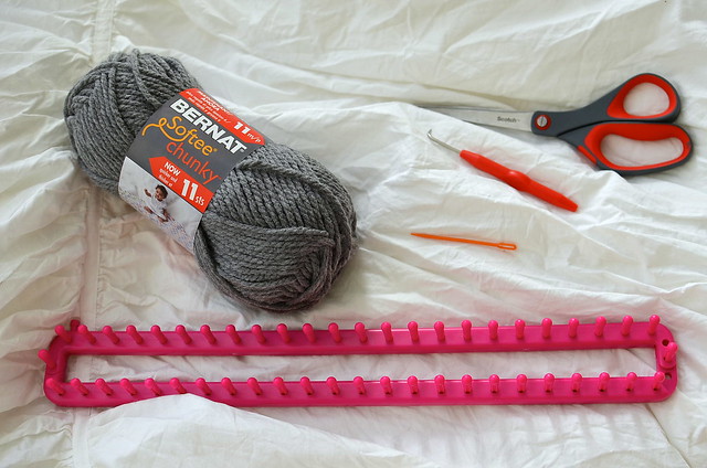 Easy Loom Scarf DIY  Loom knitting patterns, Loom scarf, Loom knitting  scarf
