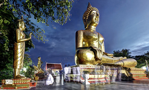 life light favorite color art monument night temple golden nikon flickr nightshot buddha buddhism best master thai ultrawide hdr excellence fav10