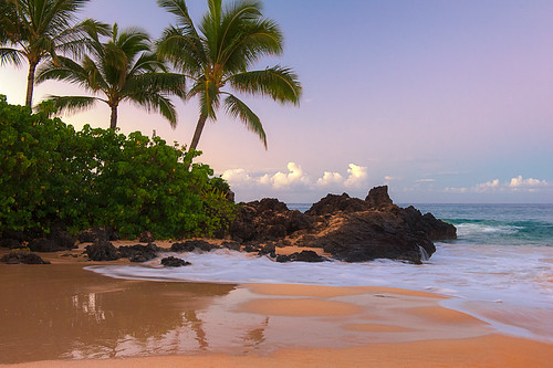ocean morning sunrise hawaii cove secretbeach maui makena weddingbeach nikon2470mm nikond700