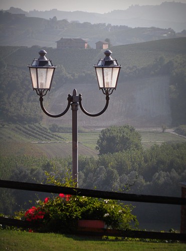 italy lamp landscape italia piemonte paesaggio lampione cavour grinzane