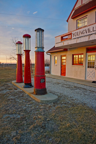 sunset station vintage cafe pumps iowa lincolnhighway hwy30 youngville
