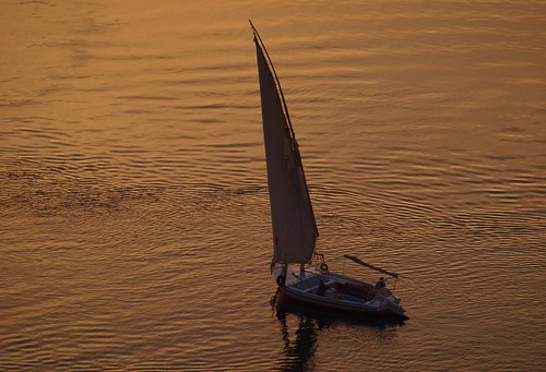 sunset water monochrome river boat dusk sails egypt aswan sailingboat felluca thenile rivernile