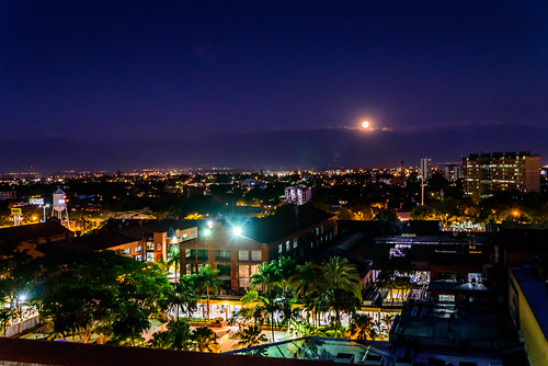 hotelspiwak night cali cityscape moonrise sky moon 2016 chipichape september colombia valledelcauca co