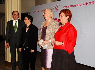 De izquierda a derecha, Ignacio Sánchez Galán, Izaskun Astondoa, María Victoria Cañas y Matilde Elexpuru.