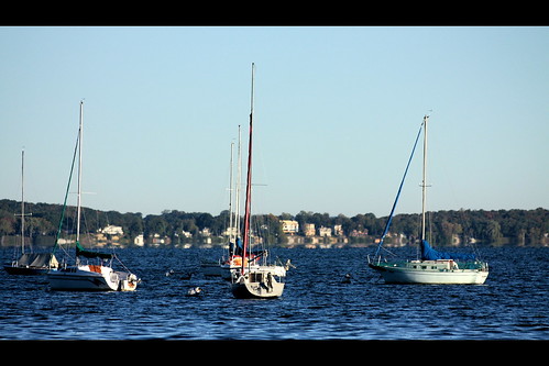 blue lake water wisconsin sailboat madison universityofwisconsin lakemendota sigma70300apomacro