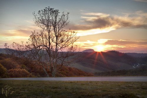 park blue autumn sunset red orange sun mountain mountains color tree fall mill leaves yellow set turn way virginia buffalo near north hills ridge parkway smokey carolina appalachian overlook appalachia mabry