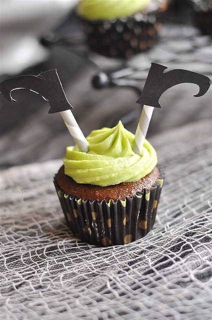 cupcake with witch legs