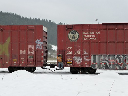 snow canada train bc freight boxcars conductor kraft switcher freighttrain castlegar brakeman p1000200