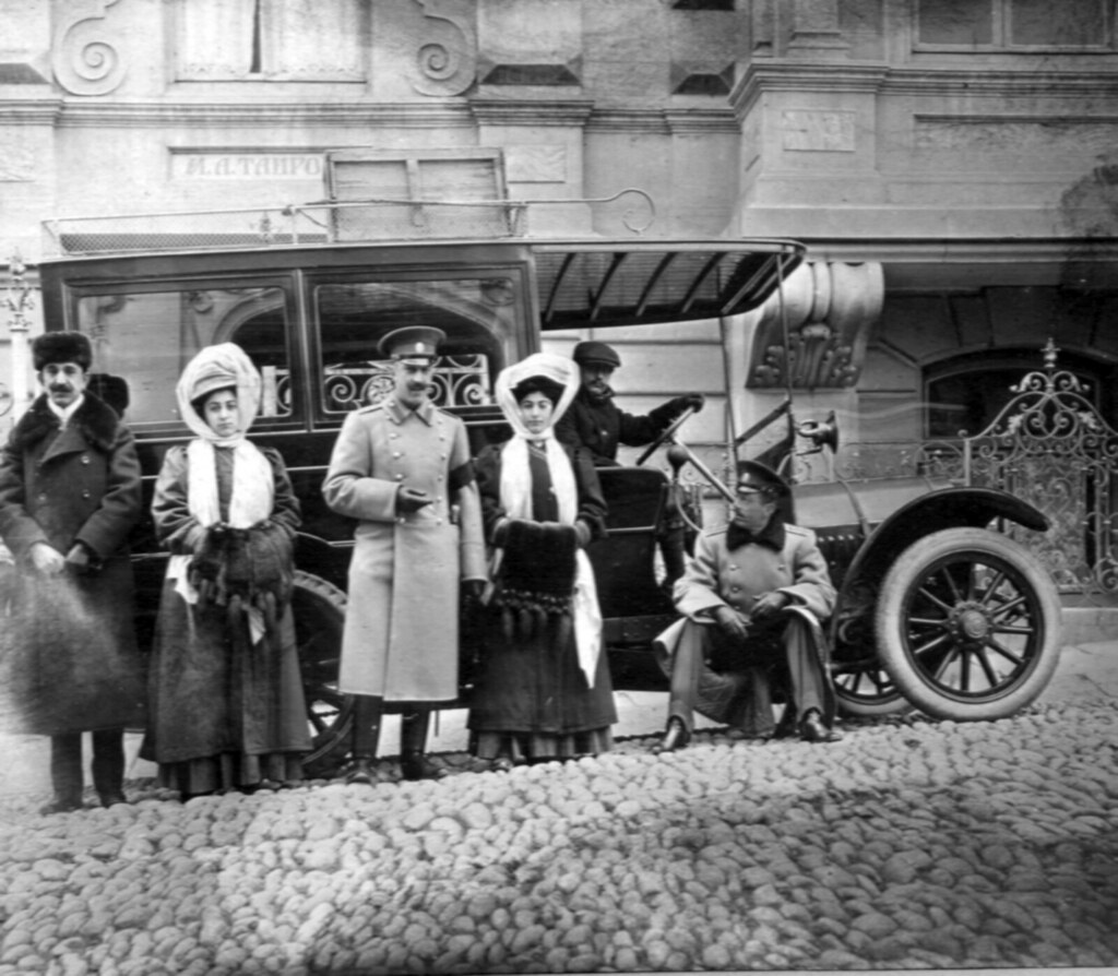 Фото 44          На фоне авто декабрь 1909