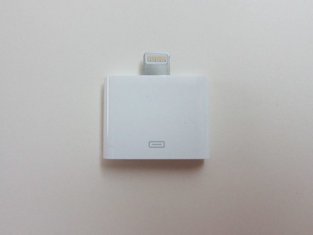 Apple Lightning to 30-pin Adapter