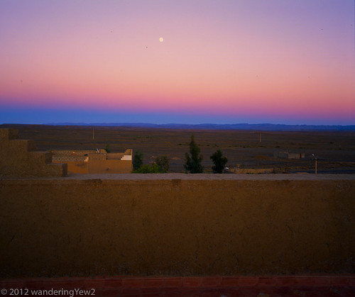 sunset 120 mamiya film mediumformat geotagged dusk morocco 6x7 filmscan kasbah mamiya7ii skoura kasbahaitbendamiette geo:lat=31088971 geo:lon=6555482
