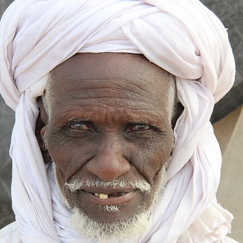 africa old portrait tooth chad muslim traditional wise afrika nomad bedouin afrique tchad ndjamena nomaad tsjaad