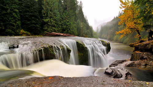 longexposure autumn water colors river waterfall washington photographer plunge lowerlewisriverfalls lowerlewisfalls