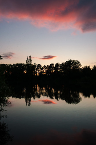 uk lake reflection tree clouds landscape nikon marketrasen