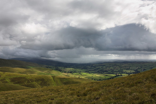 uk cloud storm grass rain lune nationalpark yorkshire hill lancashire valley cumbria thunderstorm moor fell knowles dales bowland sedbergh howgill howgillfells firbank