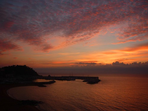 sunrise mar alba catalonia girona amanecer nubes catalunya blanes crepúsculo laselva catalogne crepuscle cabretes nuvòls