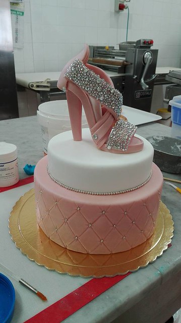 Elegant High Heel Cake by Mony torte