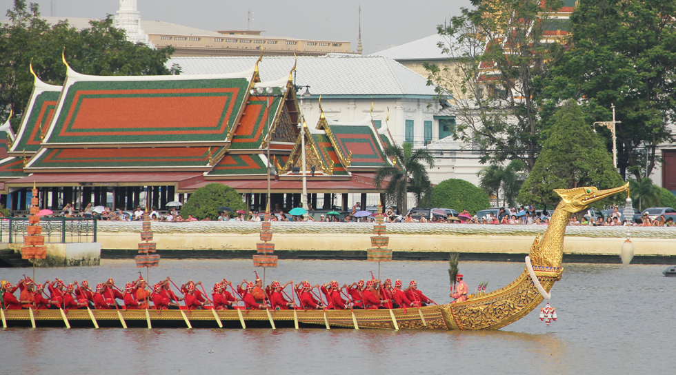 Royal Barge Suphannahong