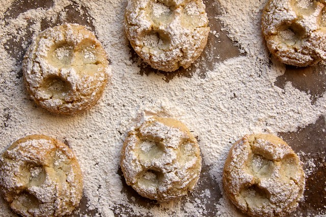 almond cloud cookies