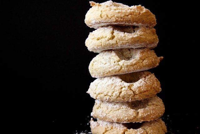 almond cloud cookies